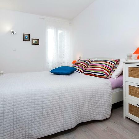 Apartman Delfin โรวีน ภายนอก รูปภาพ