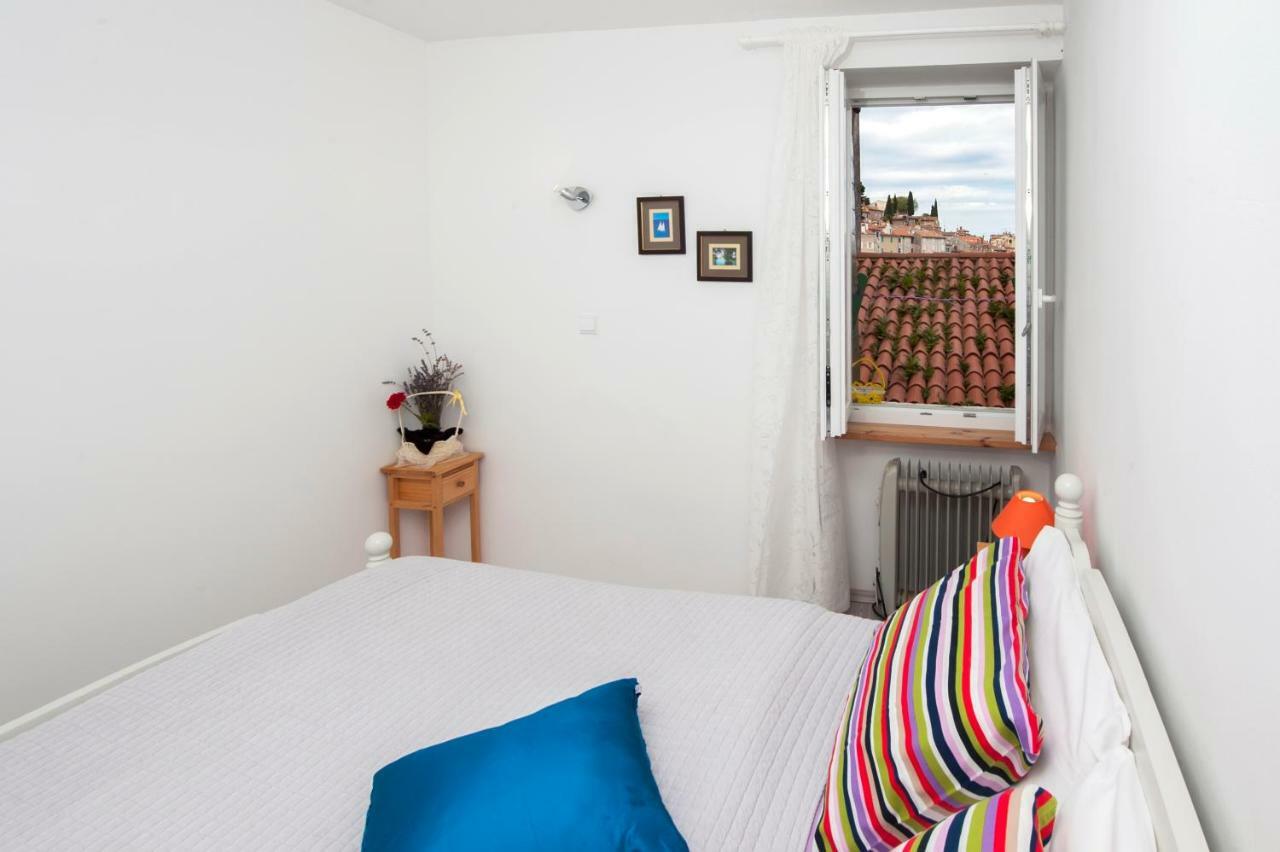 Apartman Delfin โรวีน ภายนอก รูปภาพ